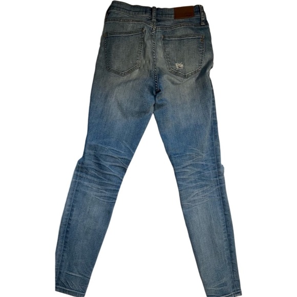 Madewell size 26 skinny leg mid rise jeans medium wash ripped/distressed - Picture 3 of 3